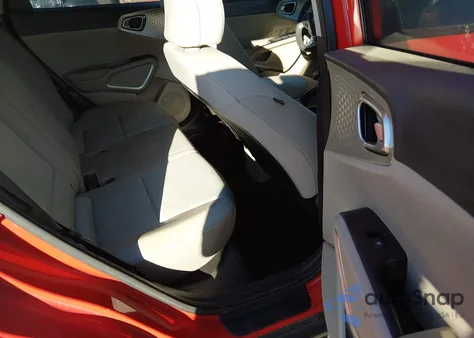 2021 Kia Soul Lx z USA, uszkodzony, nr VIN KNDJ23AU5M7143492